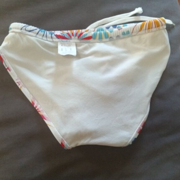 VINTAGE NWOT DIANA SWIM BRIEF, BRIGHT FLOWER DESIGN, SIZE 30". - Picture 6 of 7